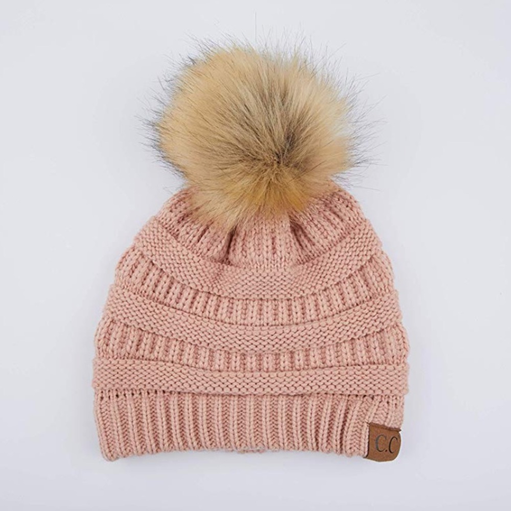 Beanie with a puff - Sold out